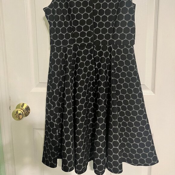 Black and White Size 8 Dress by Elle - Picture 4 of 5